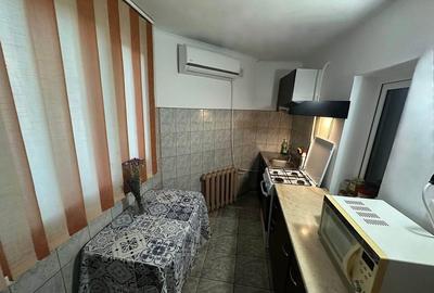 Garsoniera transformata in 2 camere Zona Centrala - parter - 44 mp - 2