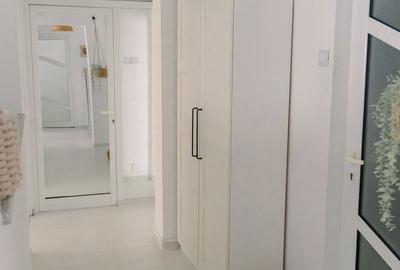 Apartament cu 3 camere decomandat în 9 Mai - 18