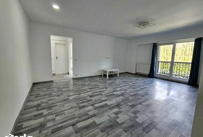 Apartament cu 3 camere semidecomandat în Mogoșoaia