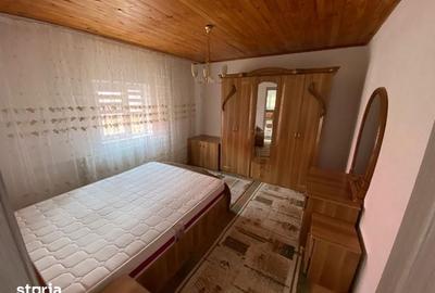 Casă cu 10 camere cu Teren 400 Mp în Central - 1