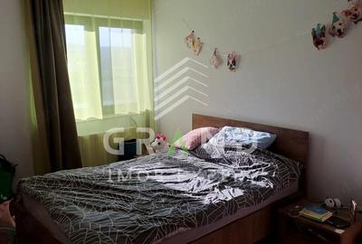 Apartament cu 2 camere semidecomandat, mobilat în Borhanci