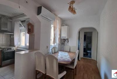 Apartament 3 camere de inchiriat zona centru - 11