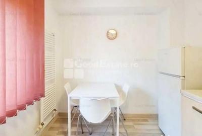 Garsonieră decomandată în Eroii Revoluției - 2