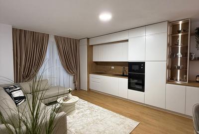 Apartament cu 3 camere decomandat în Central - 1