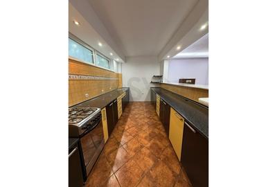 REV2004592 Ion Mihalache l Vila l 370 mp l 5 camere - 4