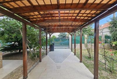 Vila cu 5 camere de vanzare Mangalia/zona Central - 4