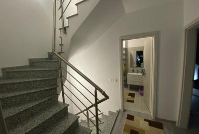 Duplex cu 4 camere si mansarda. Complet mobilat si utilat. Comision 0 - 20