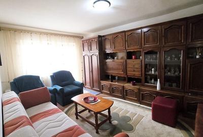 Apartament cu 3 camere decomandat în Intim - 9