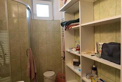 Apartament cu 4 camere decomandat în Progresul - 15