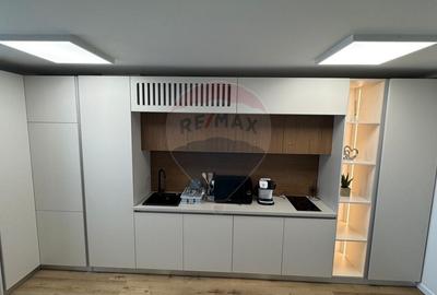 Apartament cu 2 camere semidecomandat, mobilat în Ultracentral