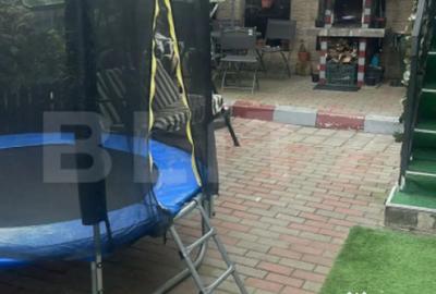 Casă cu 5 camere în Central