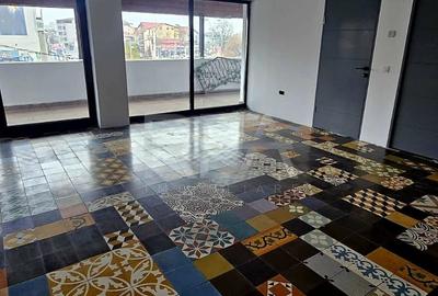 Spațiu comercial, de 67.51000213623 mp, în Drumul Sării - 4