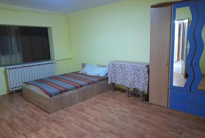 Garsonieră decomandată, mobilată în Tei