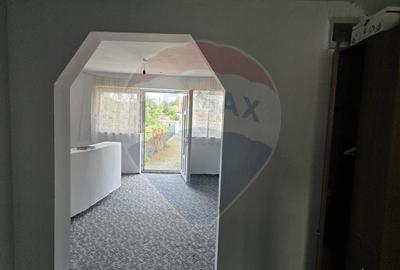 Casă cu 4 camere cu Canalizare în Preajba - 10