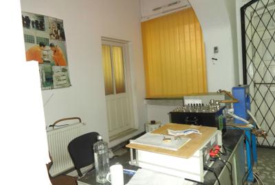 Spațiu comercial, de 184 mp, în Central - 5