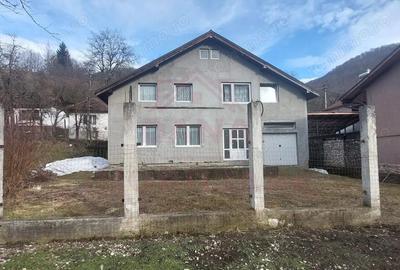 Casă cu 3 camere cu Teren 563 Mp în Rusca - 10