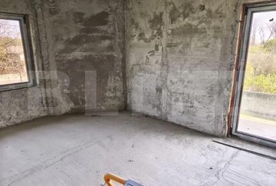 Casă cu Teren 1607 Mp în Central - 2