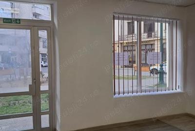 Spațiu comercial, de 48 mp, în Central - 8
