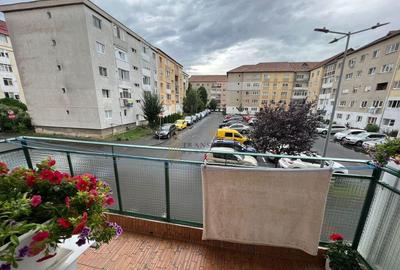 Apartament 4 camere, decomandat, foarte ingrijit - 2