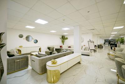 Spațiu comercial, de 1,980 mp, în Păcii - 4