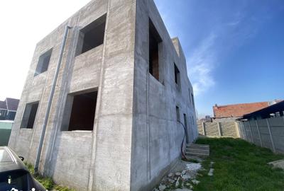 Casă cu 5 camere cu Teren 200 Mp în Sânmihaiu Român - 10