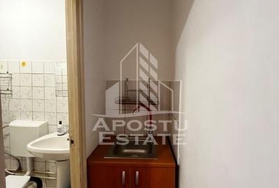 Apartament o camera, etaj 4, bloc anvelopat, Complexul Studentesc - 6