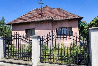 Casa cu 2 camere, de vanzare, in Lapusel!