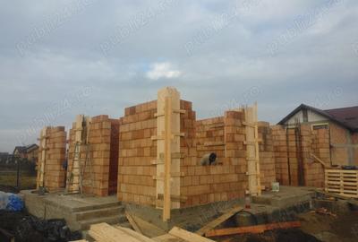 Case la ro?u in faza de proiect sau la cheie. ?i teren de vanzare 1540 metri patrati - 4