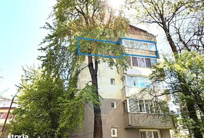 Apartament cu 3 camere decomandat în Cornișa - 2