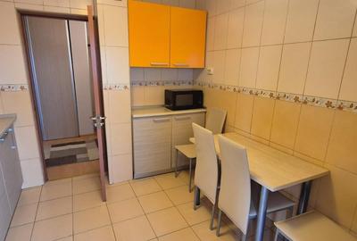 Apartament cu 2 camere decomandat în Km 5 - 2