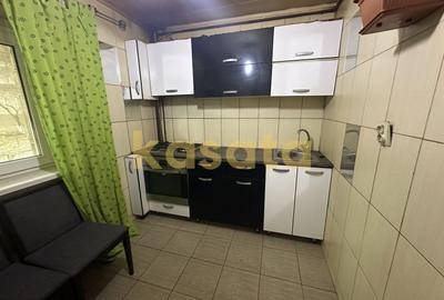 Apartament cu 4 camere decomandat în Moinești - 2