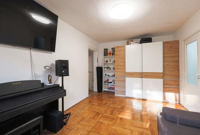 VANDUT Apartament cu 2 camere la etaj 3 Calea Romanilor - 5