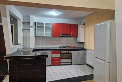 Apartament cu 4 camere decomandat în Traian