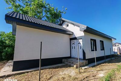Casă cu 3 camere cu Teren 250 Mp în Lumina