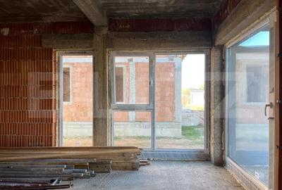 Casă cu 4 camere cu Teren 300 Mp în Ghiroda - 1