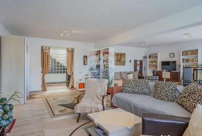 Casă cu 7 camere cu Garaj în Colonia 1 Mai - 11