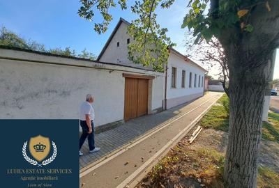 Casă individuală cu 5 camere cu Canalizare în Central - 1
