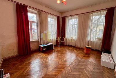 Casă cu 4 camere cu Canalizare în Central - 2