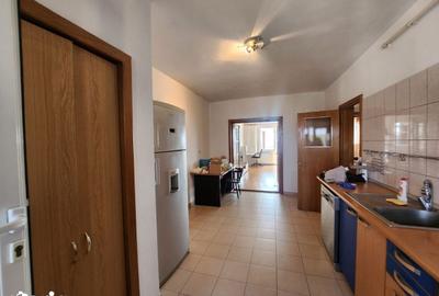 Apartament cu 5 camere decomandat în Craiovei - 7