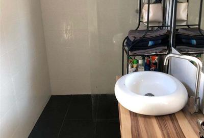 Casă cu 3 camere în Andronache - 2