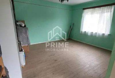 Casă cu 2 camere cu Teren 740 Mp în Cetate - 2