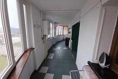 Apartament cu 2 camere de vanzare in zona 1 Mai - 22