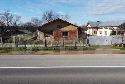 Casă cu 4 camere cu Teren 600 Mp în Central - 2