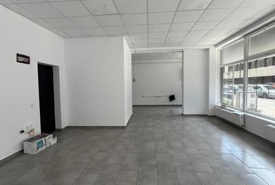 Spațiu comercial, de 52 mp, în Militari - 1