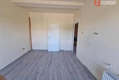 Duplex cu 4 camere cu Canalizare în Moșnița Nouă - 6