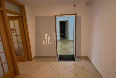 Apartament cu 4 camere semidecomandat în Unirii - 11