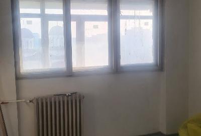 Apartament cu 3 camere decomandat în Tei - 6