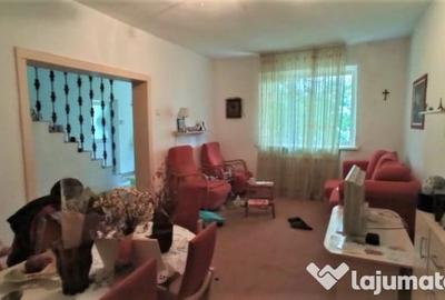 Casă cu 6 camere cu Teren 265 Mp în Central - 2