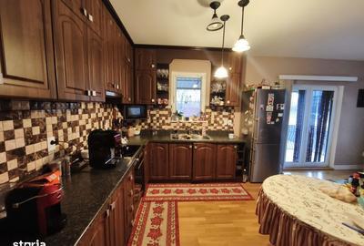 Casă cu 4 camere cu Teren 3000 Mp în Central - 5