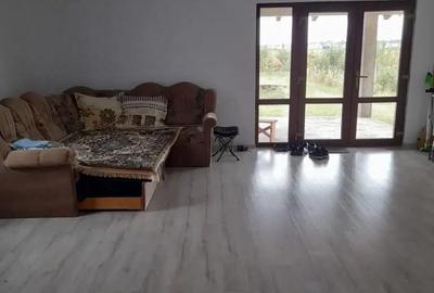 Casă cu 6 camere cu Teren 1000 Mp în Lugojel - 4